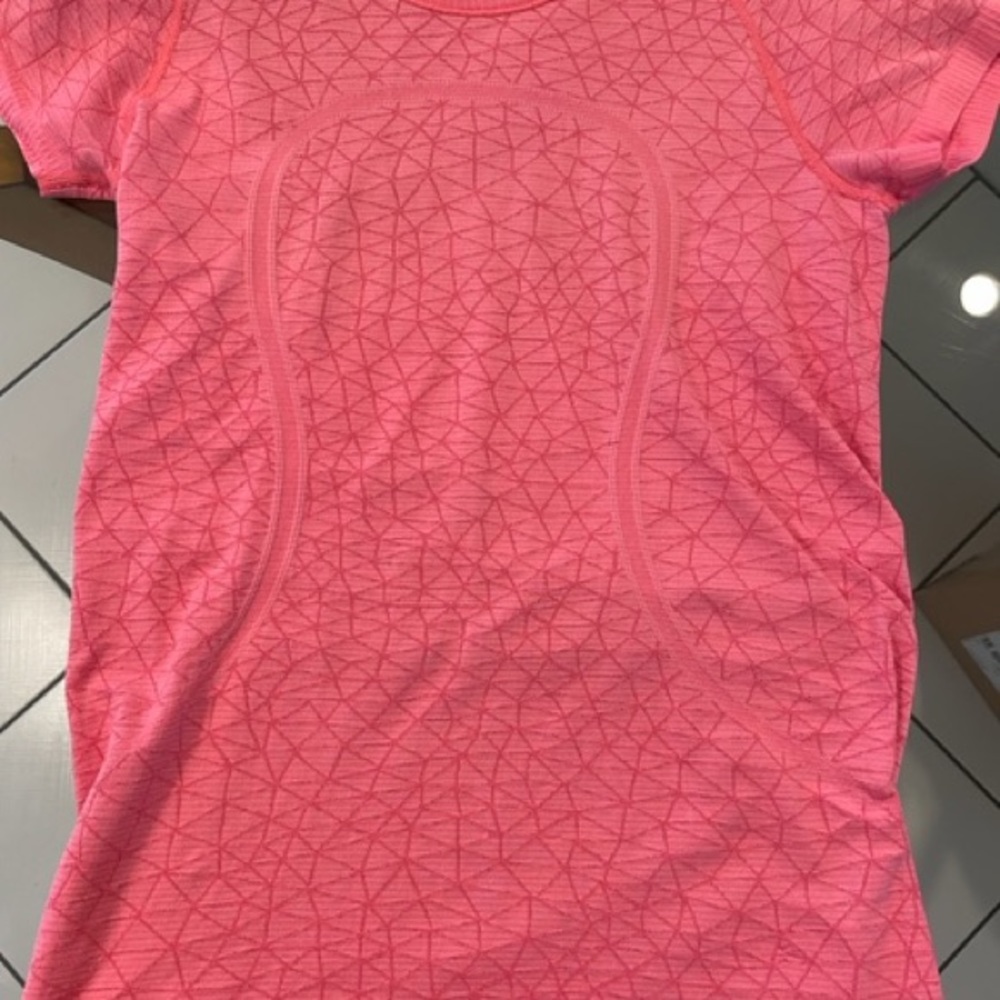 Lululemon sz 12 short sleeve shirt